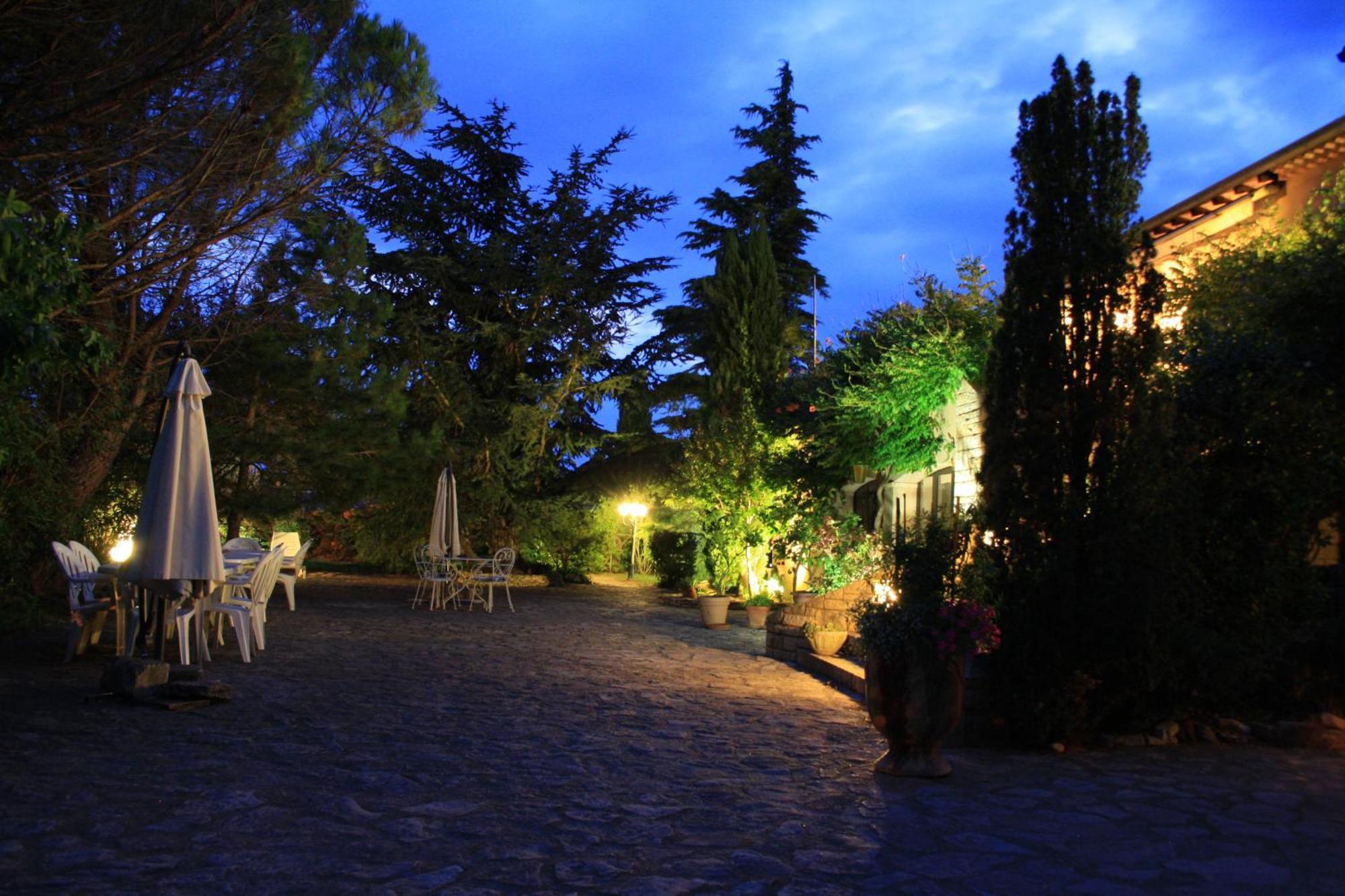 Villa Thebaide Chambres D'Hotes Laudun Екстер'єр фото