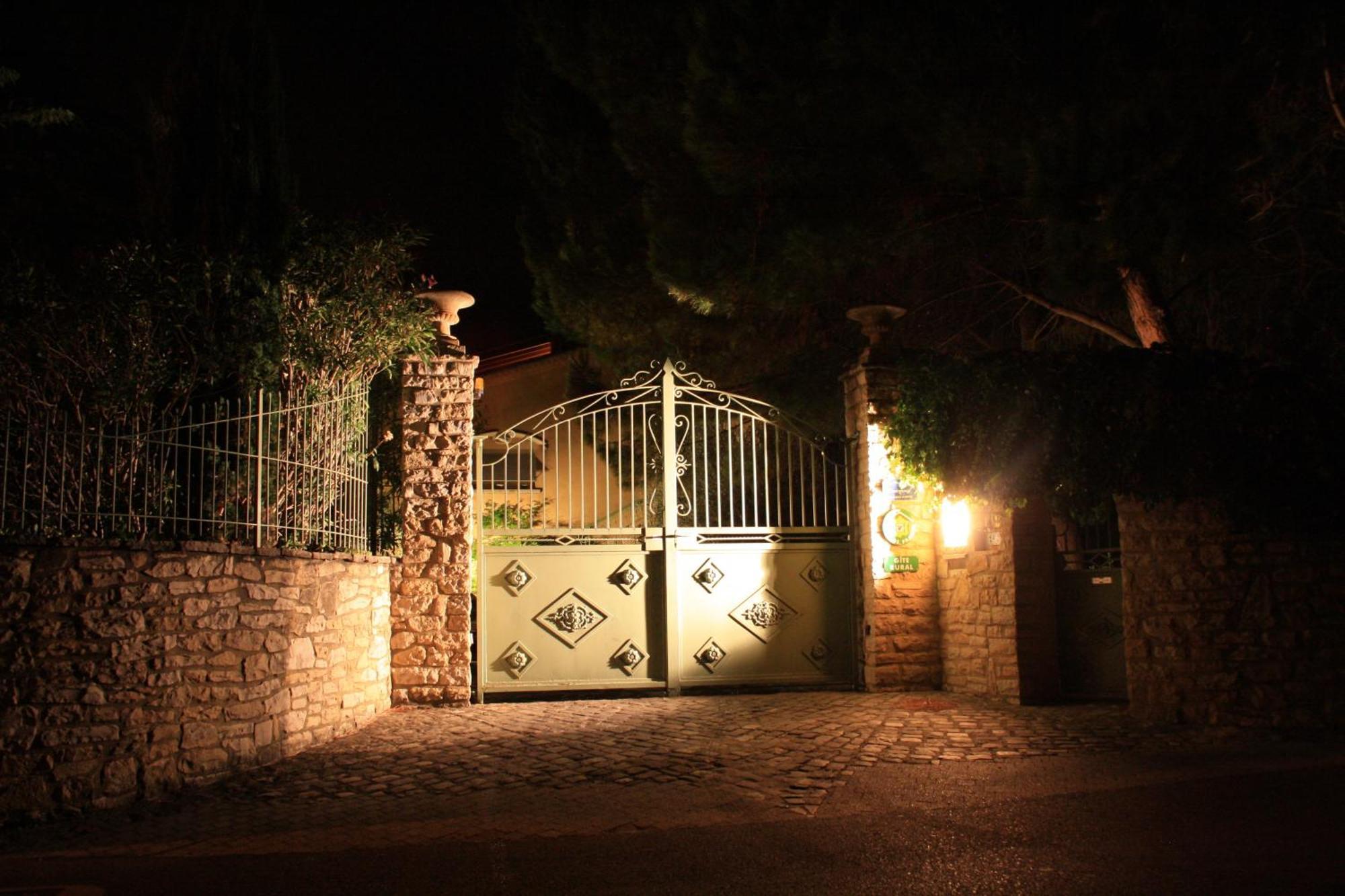 Villa Thebaide Chambres D'Hotes Laudun Екстер'єр фото